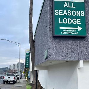 All Seasons Lodge